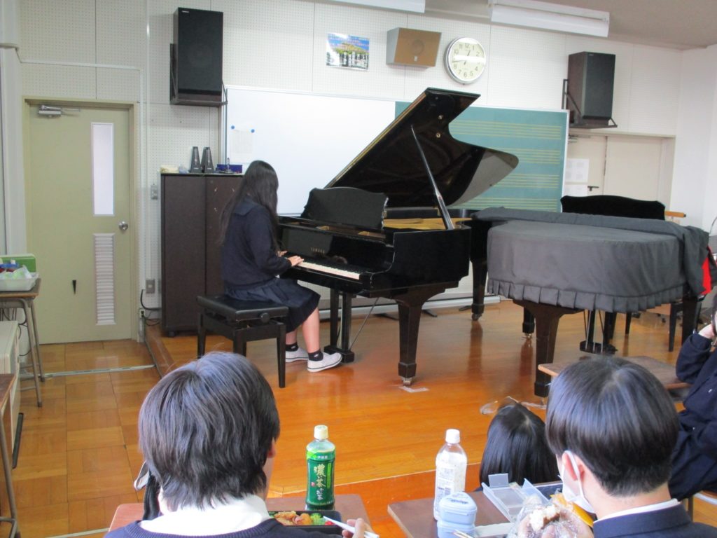 ランチコンサート３